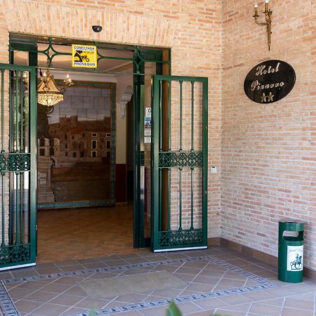 Hotel Pizarro Уманес-де-Мадрид Экстерьер фото